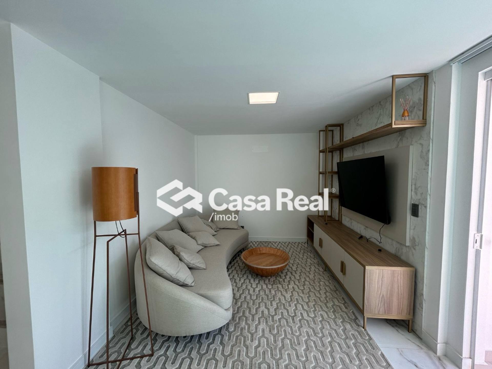 Casa Espetacular em Condomínio Fechado — foto 2 de 11